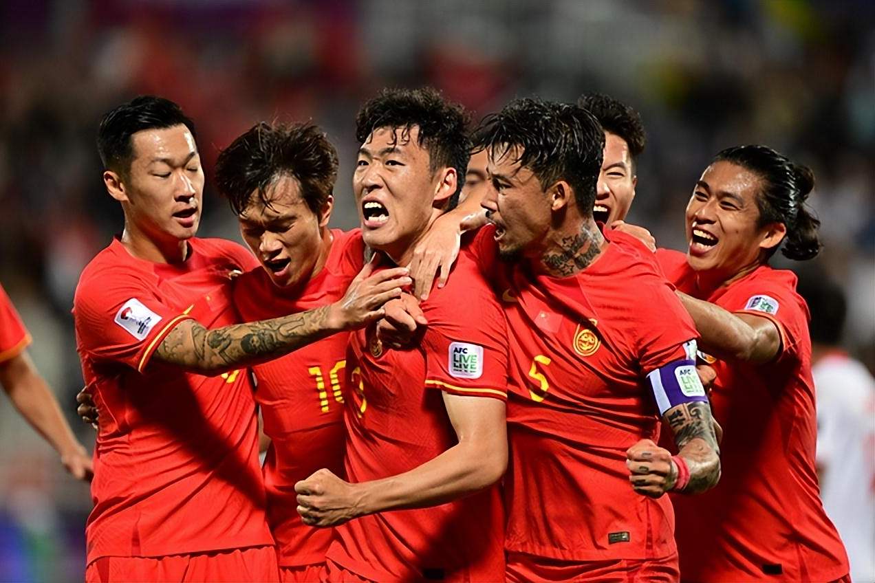 wanbo-詹姆斯焦点对战，巴特勒与70激战SKT分钟，战术调整胜负难料！赢得满堂喝彩的简单介绍-wanbo