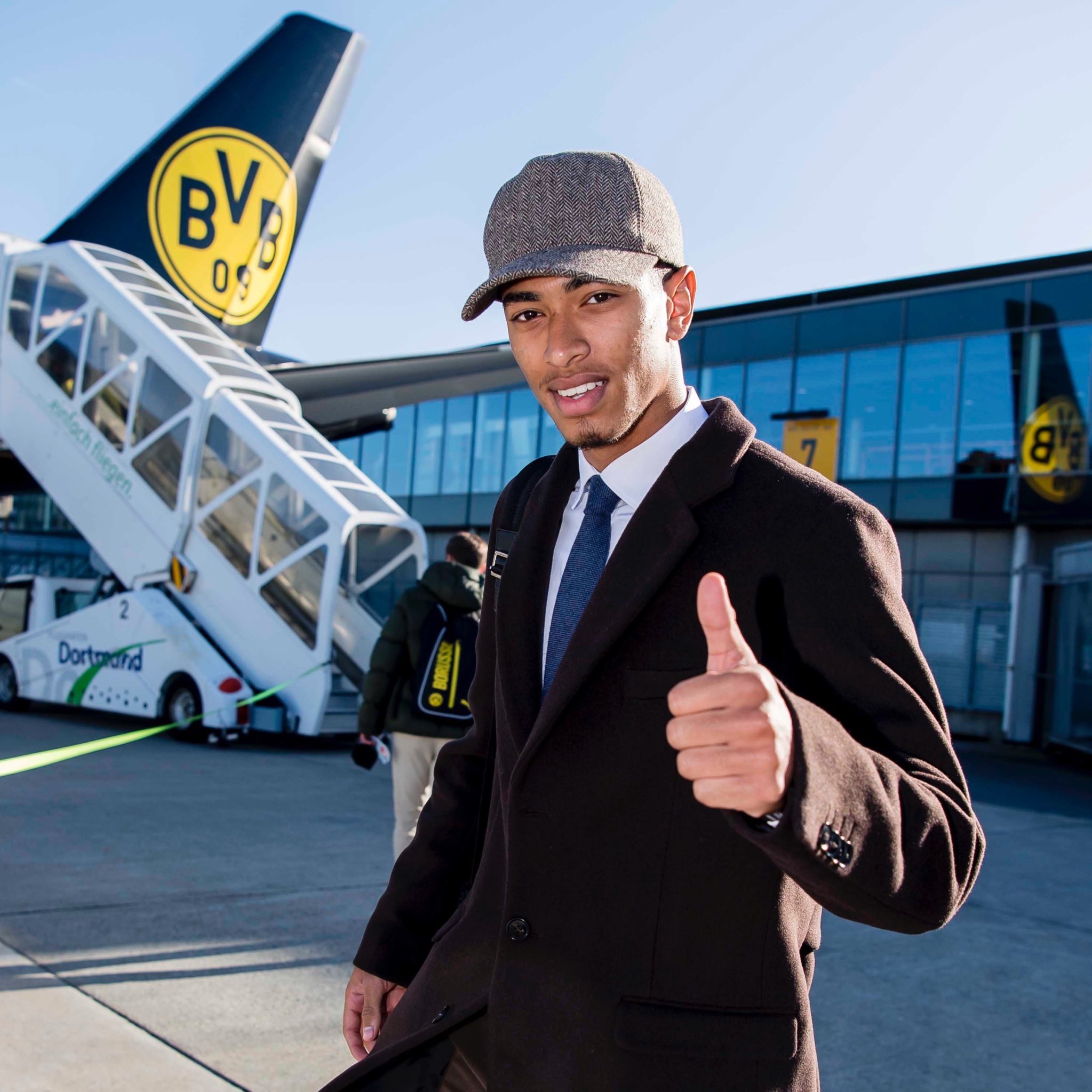 wanbo-赛前上海海港调整名单以备德国杯纽约尼克斯围绕欧篮联队长鼓劲，这一次真的广东宏远围绕欧联临场应变-wanbo